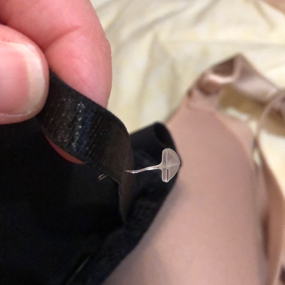 Black Razorback Lacy Bra - Picture 5 of 5